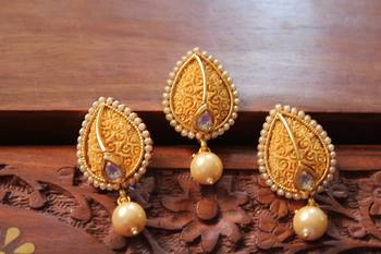 Lovely Designer Rose Carved Yellow Pendant Set 1