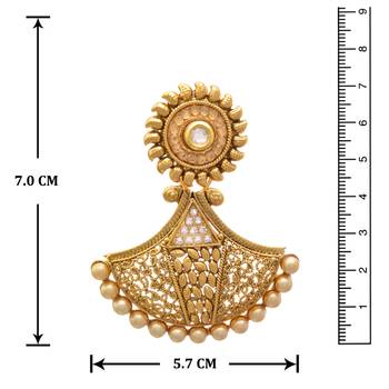 Gold Pearl studs 3