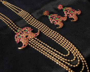 Gorgeous Ruby Emerald Short Haar Set 1