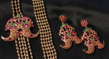 Gorgeous Ruby Emerald Short Haar Set 2