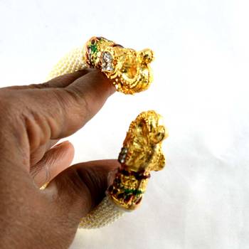 Exclusive Strechables Moti Bangles 2