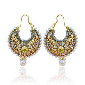 White Flower Pearl Bali Polki Earring ha071 1