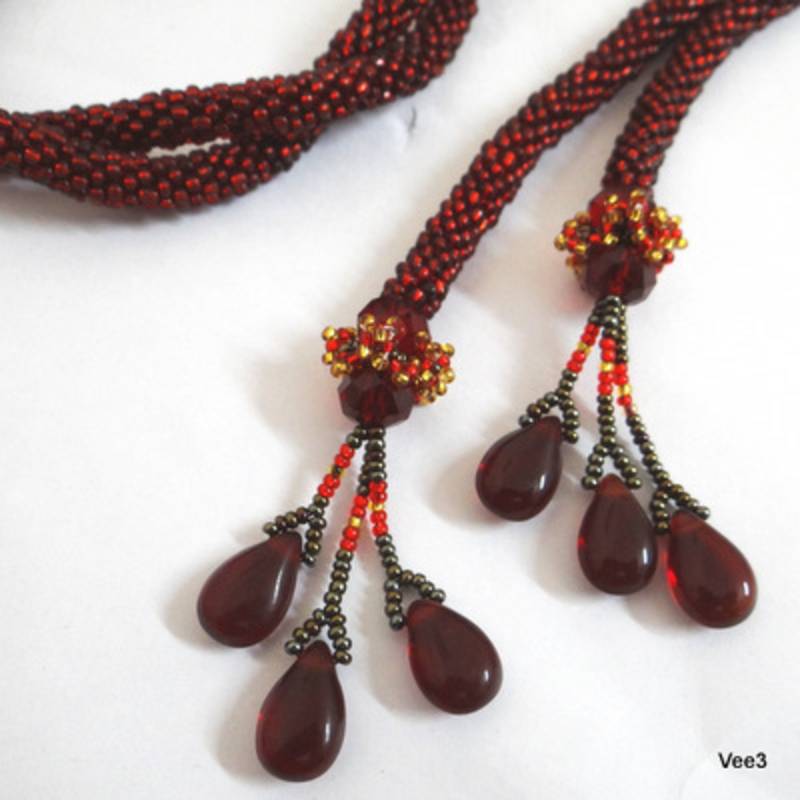 Red lariat