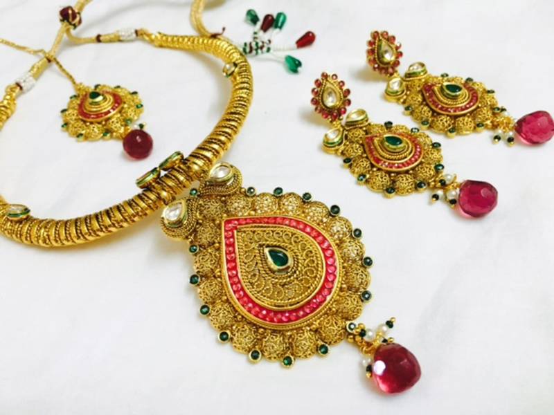 Hasli necklace set in Polki