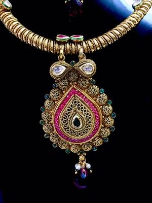 Hasli necklace set in Polki 4