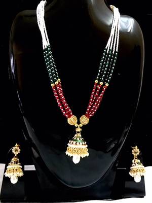 Necklace in pearl clusters and meenakari 1