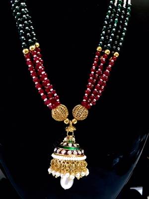 Necklace in pearl clusters and meenakari 2