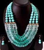 Beaded necklace in creda
