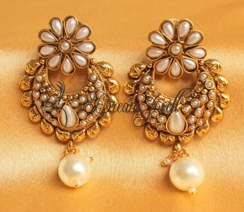 Beautiful Pearl Bali Earrings   Dj16698 1