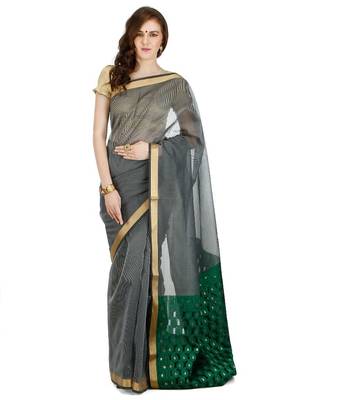 Grey Embroidered Cotton Saree With Blouse 1