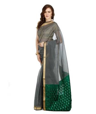 Grey Embroidered Cotton Saree With Blouse 2