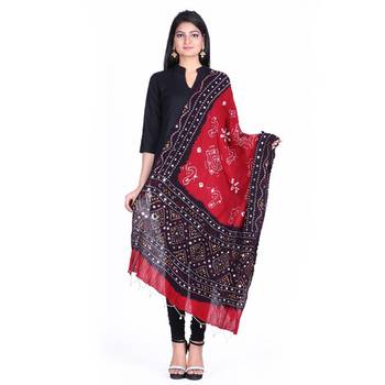 Red cotton embellished bandhej dupatta 1