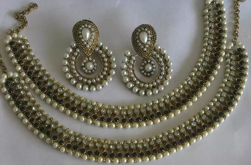 Designer Pearl Earings with Traditional Black colour Anklets