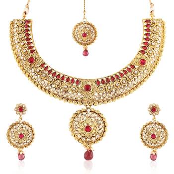 Excellent Austrian Stone Gold Finigshing Necklace Set With Maang Tikka 2