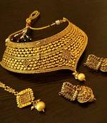 Beautiful Gold Plated Bridal Choker Necklace Set With Maang Tikka