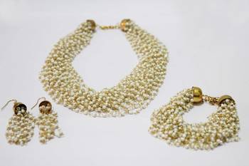 White Imitation Pearl Necklace Set With Bracelet & Earrings 1