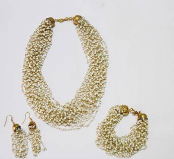 White Imitation Pearl Necklace Set With Bracelet & Earrings 2