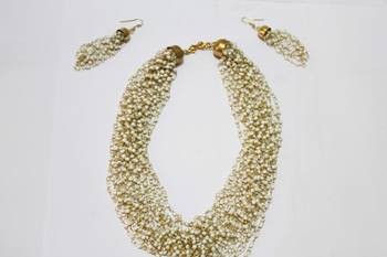 White Imitation Pearl Necklace Set With Bracelet & Earrings 4