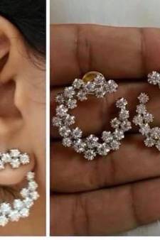 FINE CZ STUD EARRING