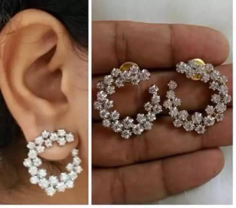 FINE CZ STUD EARRING