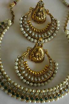 Green Colour Necklace set with Traditional Ram Leela Pearl Earrings
