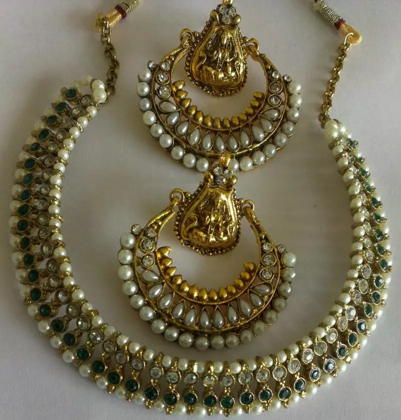 Green Colour Necklace set with Traditional Ram Leela Pearl Earrings