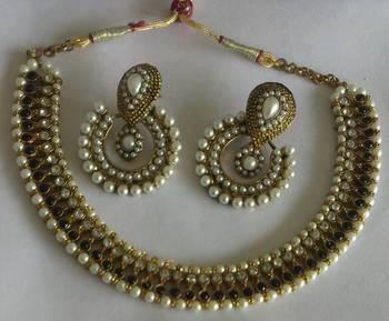 Designer Pearl earrings with black colour Necklace set 1