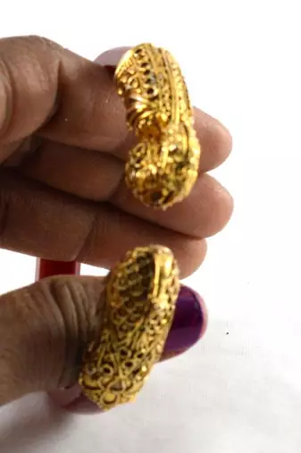 Sizzling Stretchable Bangles 21Cut Kara  Colour Red