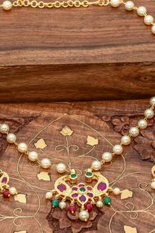 Georgeous Gold Plated Pearls Necklace Set
