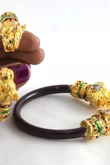 Beautiful stretchable bangles colour maroon 