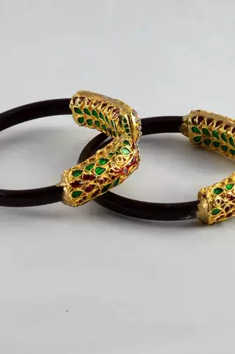 Alluring Stretchable Bangles Colour Maroon
