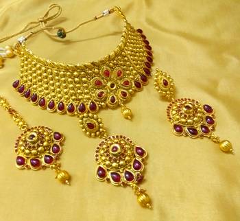 Ethnic Kemp Stone Bridal Choker Necklace Set With Maang Tikka 1