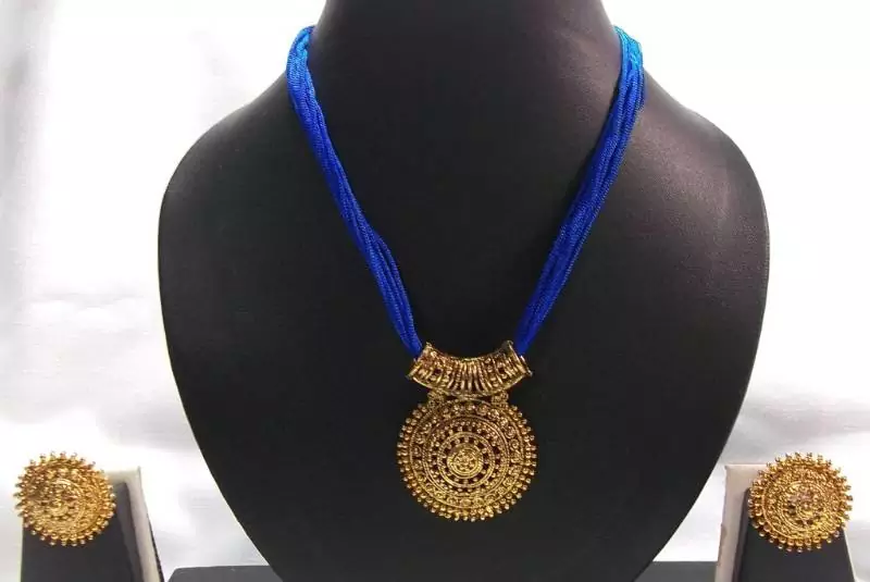 Dark Blue Thread Big Pendant Necklace Set