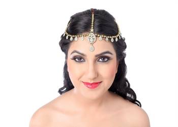 Ravishing Design Gold Finish White Stone Matha Patti 1