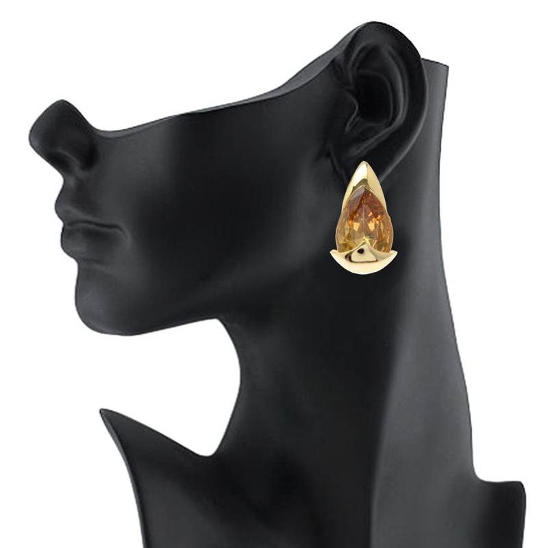 Attractive Stud earrings