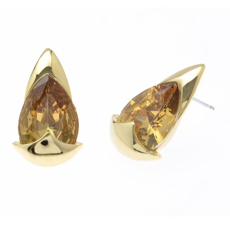 Attractive Stud earrings