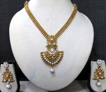 Golden White drop pendant necklace set 1