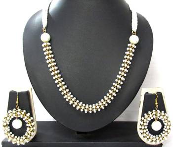 White ball ajgar necklace set 1