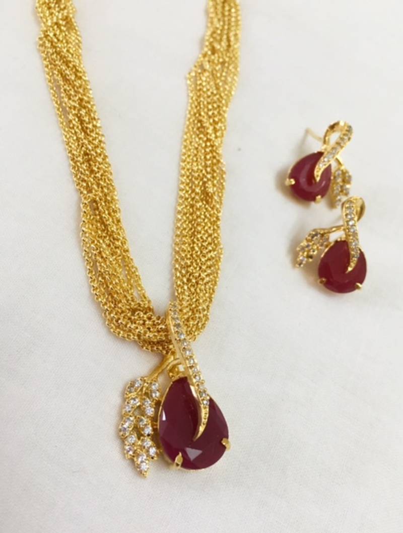 Gold and Ruby Pendant set