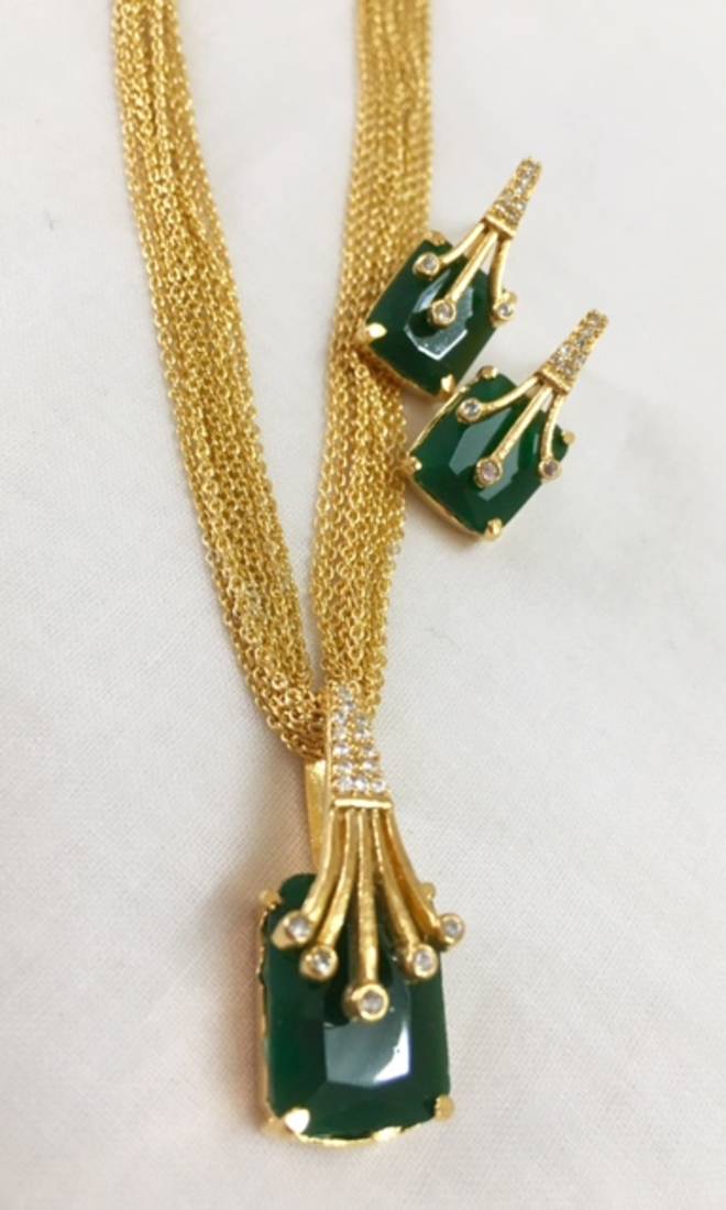 Gold and green Pendant set