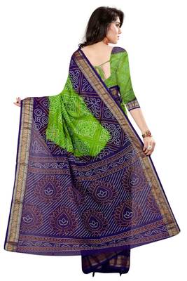 Green hand woven Bandhani saree With Blouse 4
