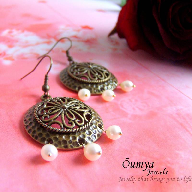 Antique Brass Round earrings