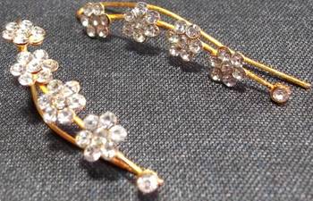 White stone golden kaan earrings 3