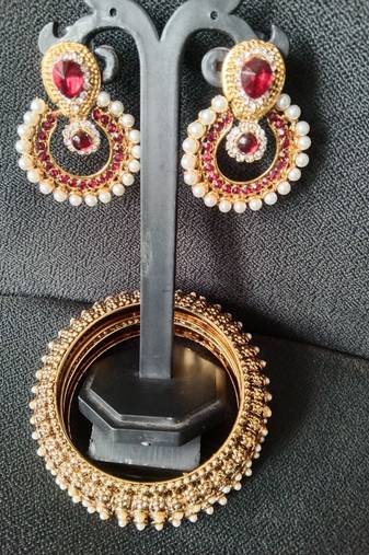 Designer Maroon colour  Earings with Traditional Kadas