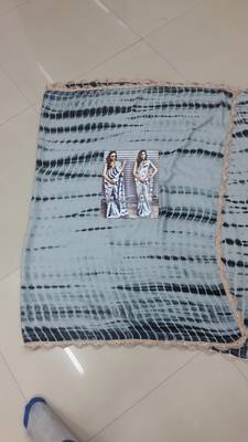 Black And White Embroidered Silk Print Saree With Blouse 3