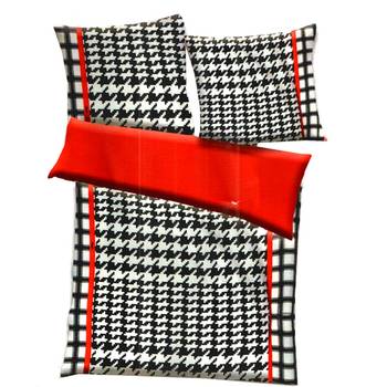 Black, White  And  Red Polyester Checkered Print Double Bed Ac Quilt 1