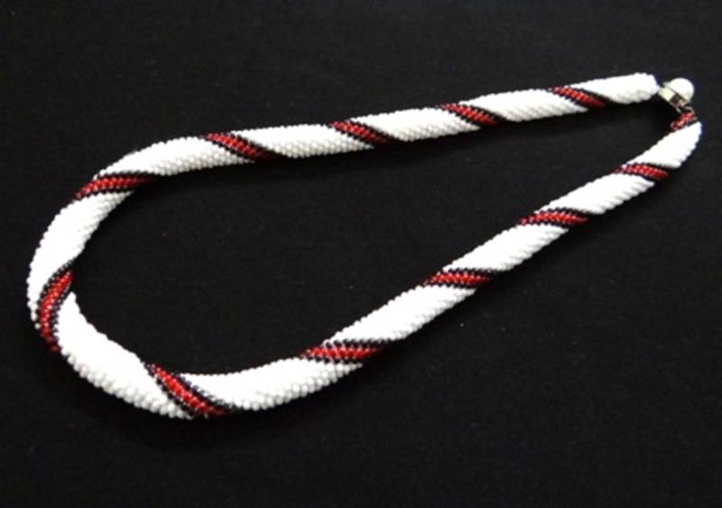 White elegance stripe - Necklace