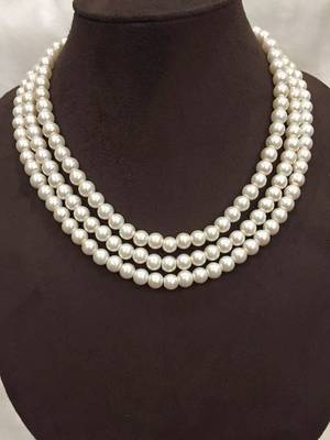 Triple Layered Pearls Necklace 1