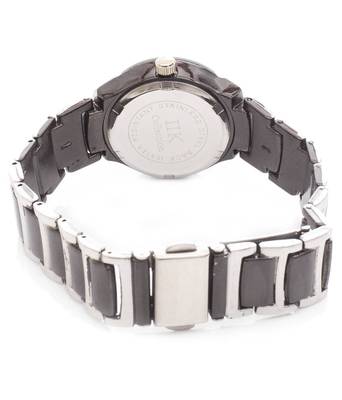 New Fashion Black color stylist  women's wear  Quartz Wristwatch 2
