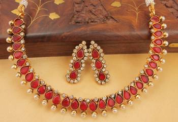 BEAUTIFUL ANTIQUE (DULL GOLD FINISH)RED NECKLACE SET - Dj05152 1